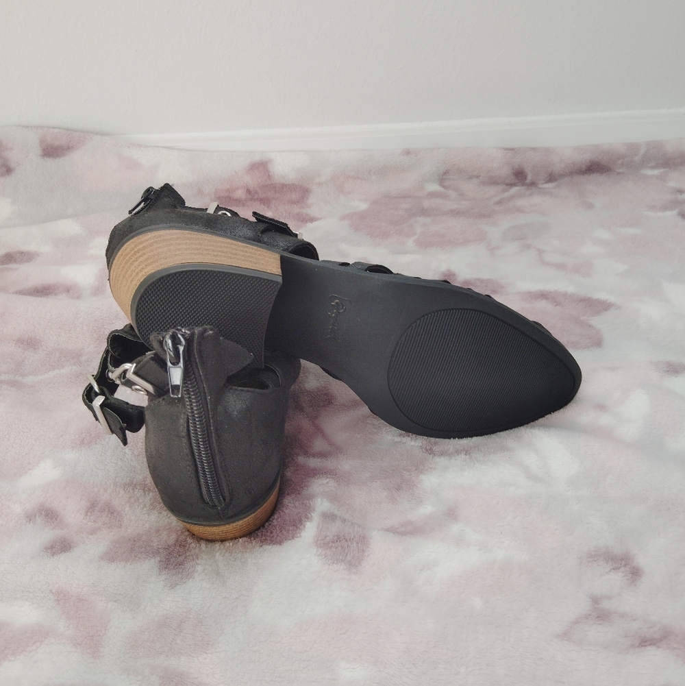 Qupid Black Strappy Heeled Sandals - Picture 4 of 5